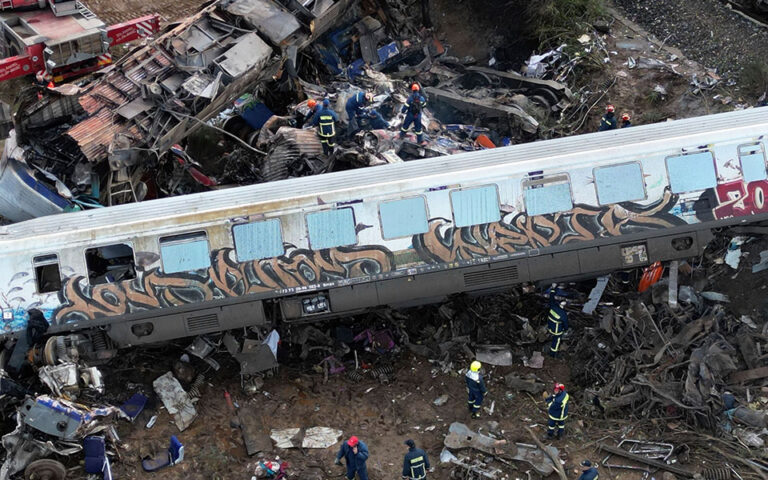 Σύγκρουση τρένων στα Τέμπη: Στους 46 οι νεκροί της τραγωδίας