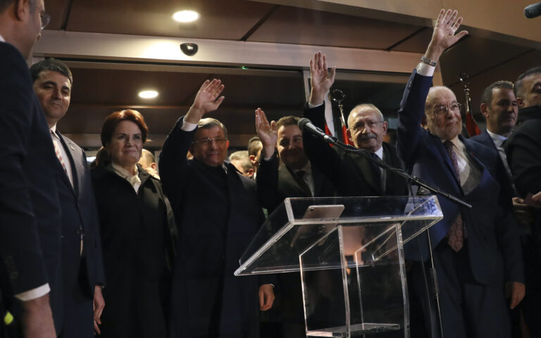 Εκλογές στην Τουρκία: Οι «έξι» υπόσχονται μια «νέα» χώρα – Η προγραμματική συμφωνία