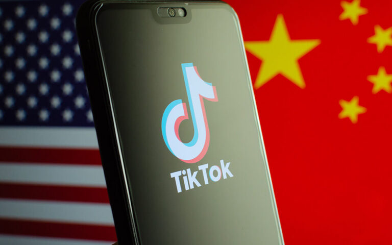 ΗΠΑ: Το TikTok προκαλεί ανησυχία για την εθνική ασφάλεια, δηλώνει ο διευθυντής του FBI
