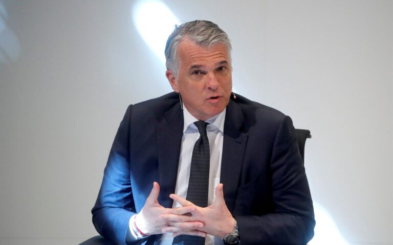 Η εξαγορά της Credit Suisse φέρνει νέο CEO στη UBS