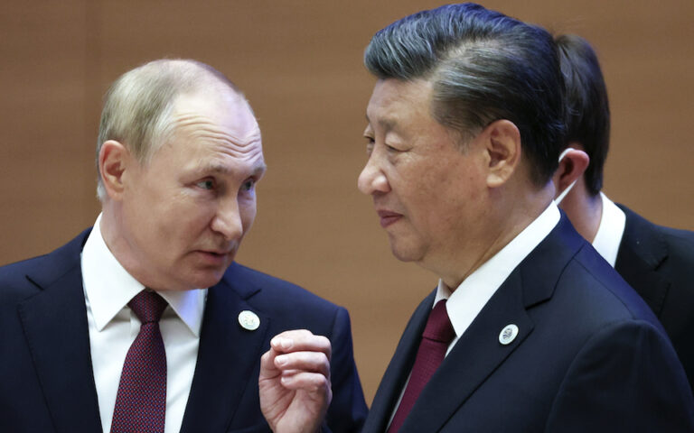 Η Κίνα σκέφτεται να δώσει όπλα στη Ρωσία – Σε επιφυλακή οι ΗΠΑ