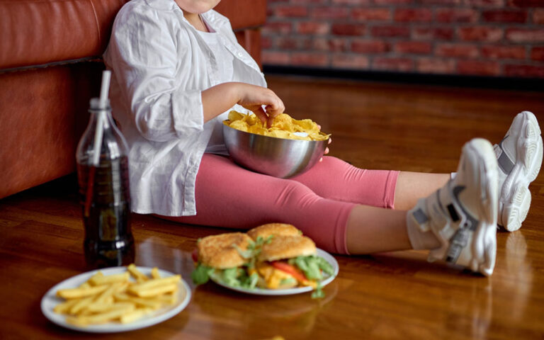 Ερευνα: Οι γυναίκες με παχυσαρκία μπορεί να μοιράζονται τον κίνδυνο για τη νόσο με τις κόρες τους