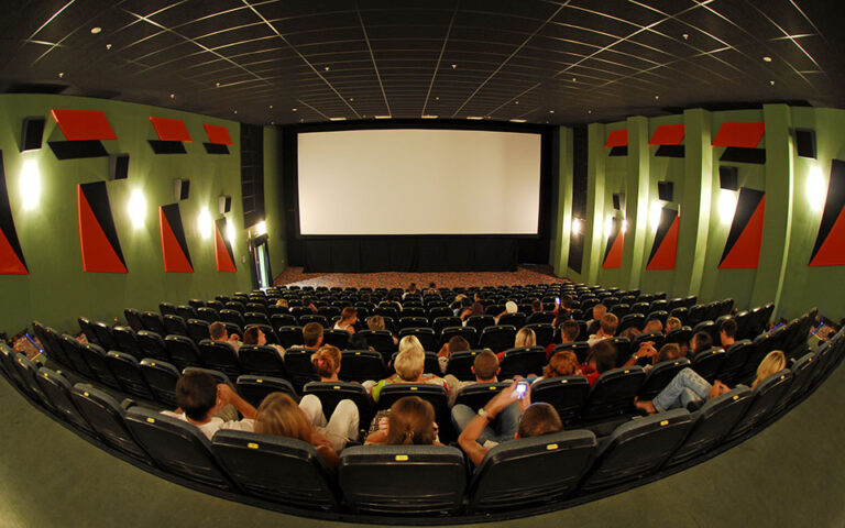 Θα επιστρέψει το κοινό στις κινηματογραφικές αίθουσες;