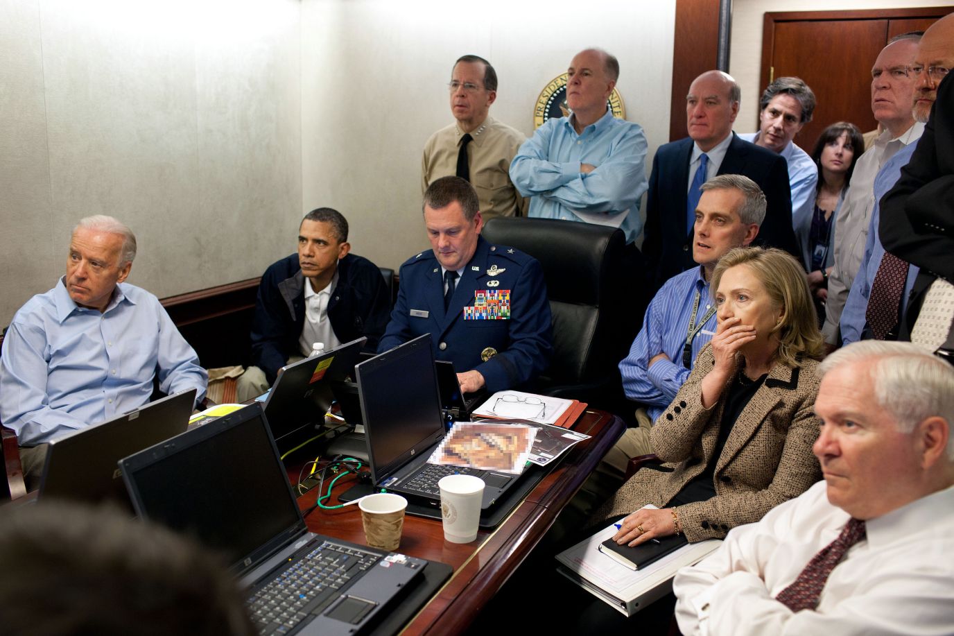 Για πρώτη φορά φωτογραφίες μέσα από Λευκό Οίκο την μέρα της εξουδετέρωσης του Μπιν Λάντεν-3