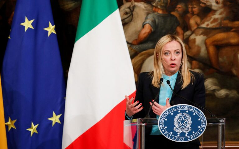 Η Moody’s απειλεί με υποβάθμιση την αξιολόγηση της Ιταλίας