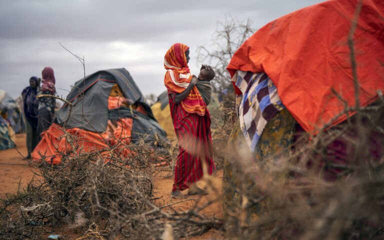 Οι κλιματικοί πρόσφυγες αυξάνονται, αλλά μένουν απροστάτευτοι