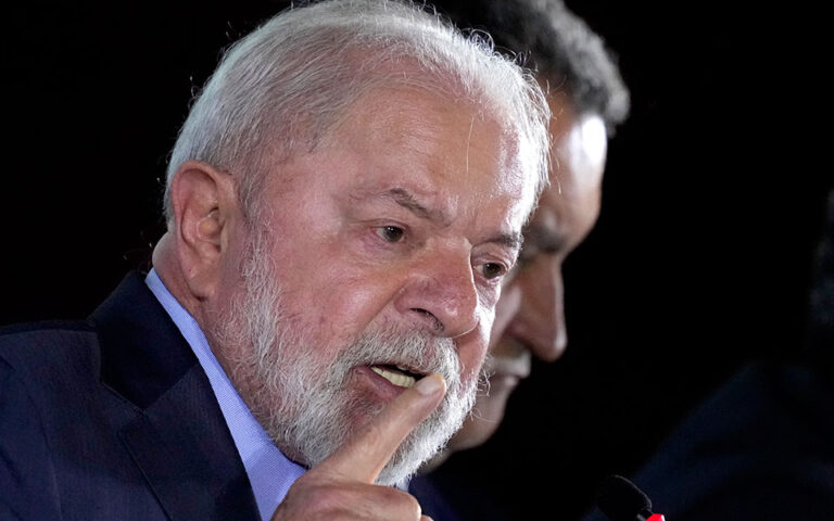 Βραζιλία: Ο Λούλα επιβεβαιώνει τις προεκλογικές του δεσμεύσεις 100 ημέρες από την έναρξη της θητείας του 