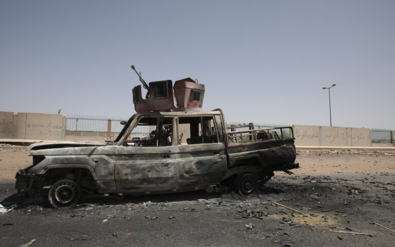 Σουδάν: Ο στρατός αποκλείει τις διαπραγματεύσεις και ζητά την παράδοση του αρχηγού της RSF