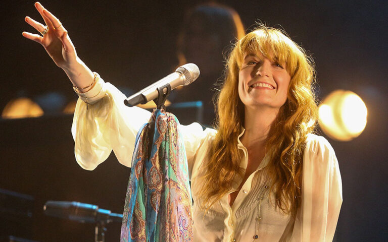 Ακούστε το νέο τραγούδι των Florence + The Machine, «Mermaids»