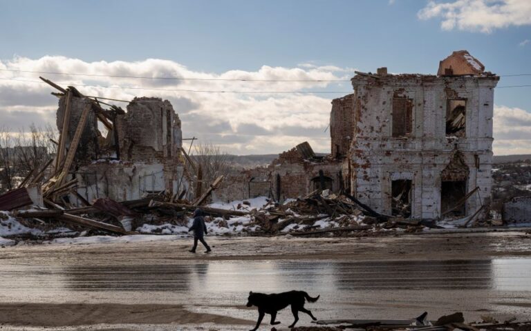 Ζελένσκι: Πάνω από 60 μουσεία και χώροι πολιτισμού έχουν καταστραφεί από ρωσικές επιθέσεις