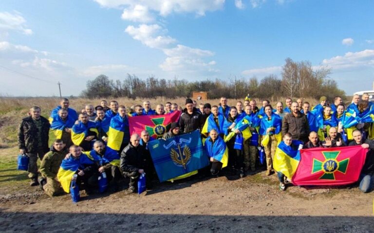 Ουκρανία: Περίπου 130 Ουκρανοί συμμετέχουν σε πασχαλινή ανταλλαγή αιχμαλώτων πολέμου