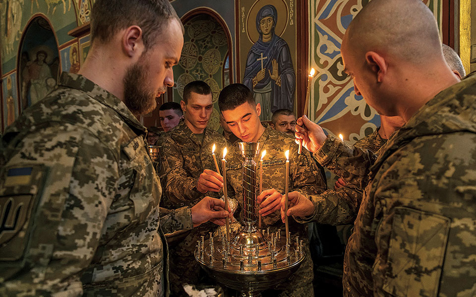 Πόλεμος στην Ουκρανία: Ανάσταση με το δάχτυλο στη σκανδάλη-1