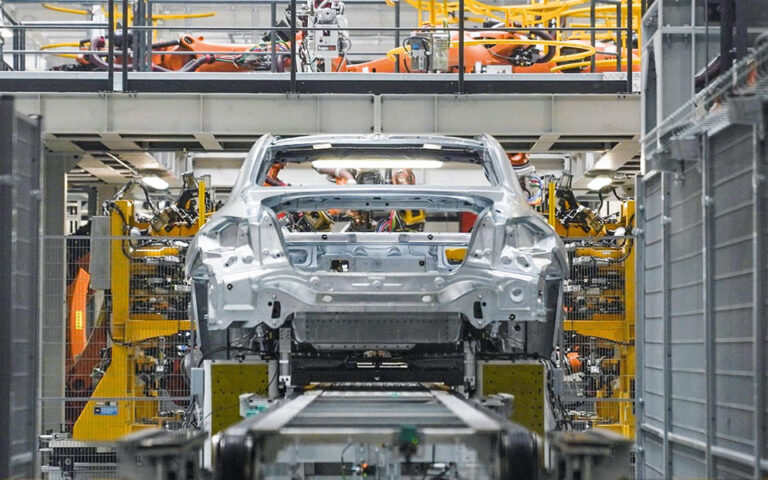 Οι αυτοκινητοβιομηχανίες εγκαταλείπουν τη Γερμανία, κοιτούν προς τις ΗΠΑ