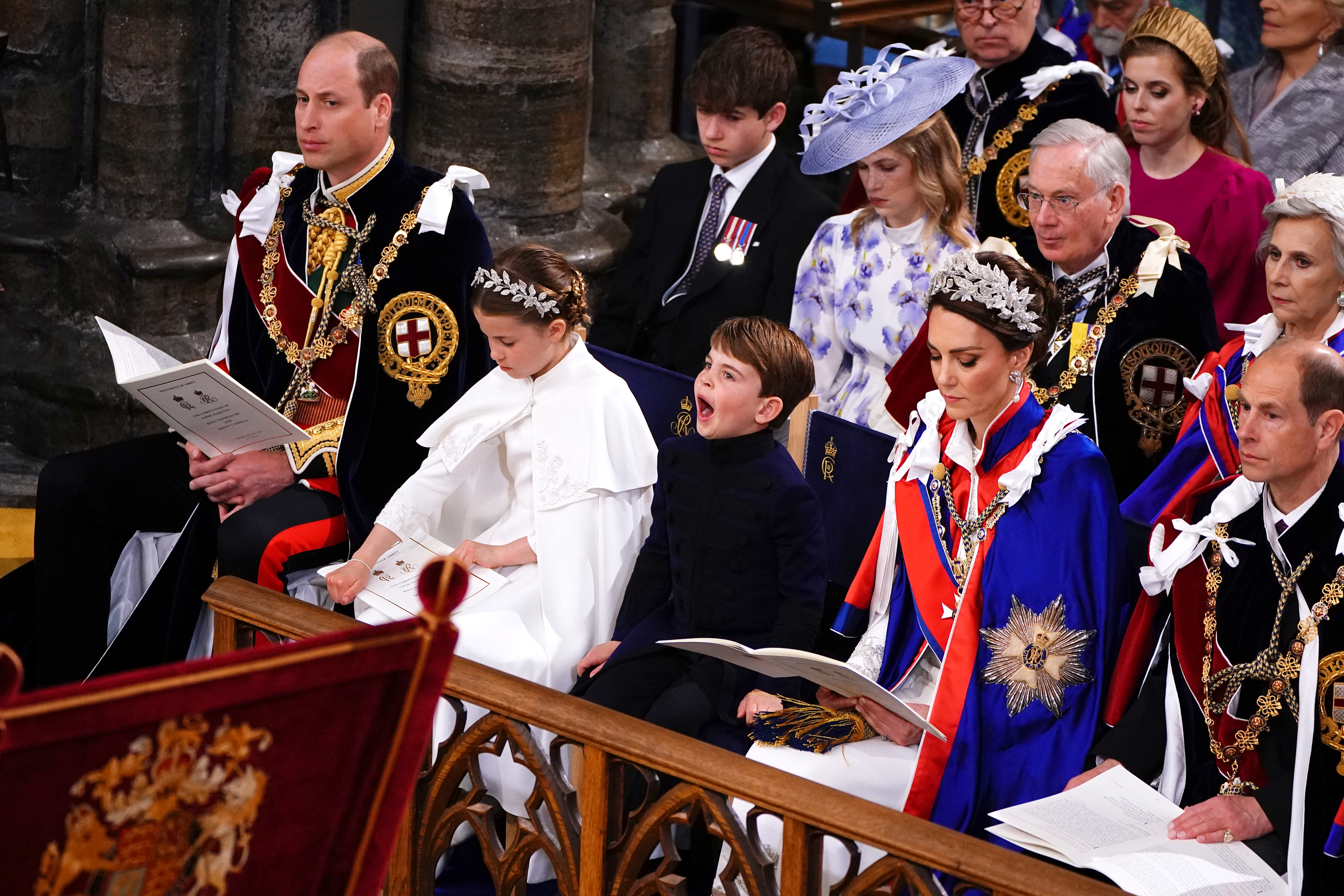 Βρετανία: Ολοκληρώθηκε η ιστορική τελετή στέψης του βασιλιά Καρόλου Γ’-4