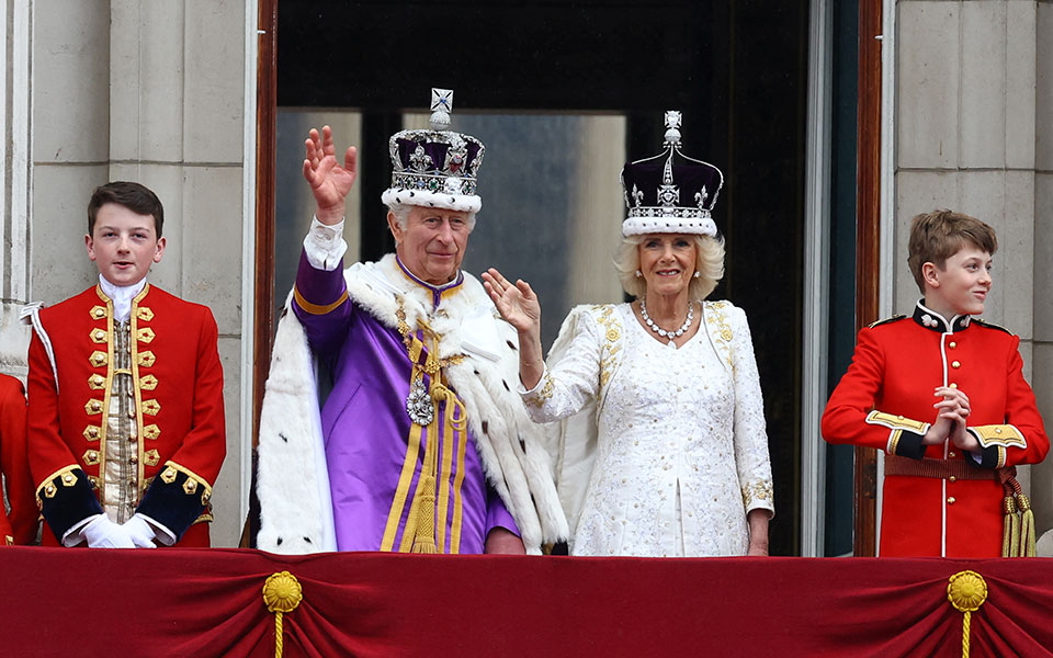 Βρετανία: Ολοκληρώθηκε η ιστορική τελετή στέψης του βασιλιά Καρόλου Γ’-3