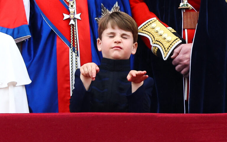Στέψη Καρόλου: Ο μικρός πρίγκιπας Λούις έκλεψε πάλι τις εντυπώσεις (εικόνες)