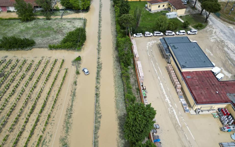 Η Ιταλία μετρά τις πληγές της μετά τις καταστροφικές πλημμύρες – Το κλίμα γίνεται «τροπικό»-3