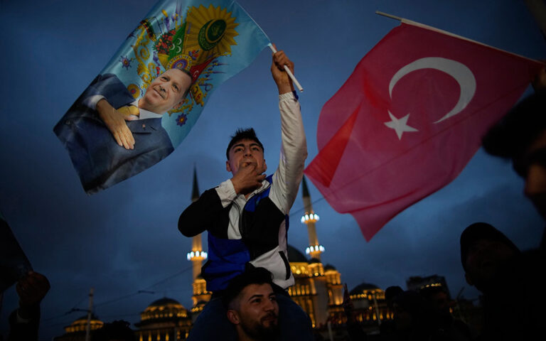 «Ερντογάν forever»: Πώς αναλύει τις τουρκικές εκλογές ο Γαλλικός Τύπος