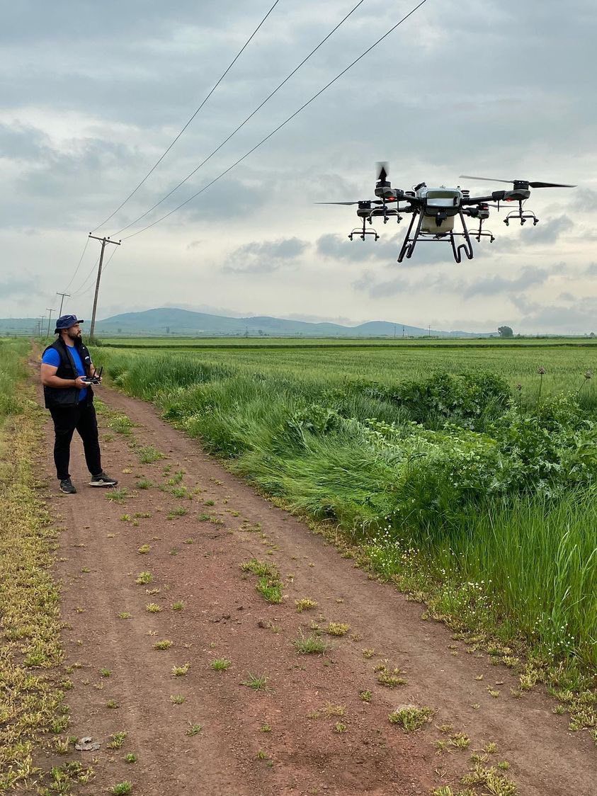Πατέρα, να βάλουμε drone στο χωράφι-1