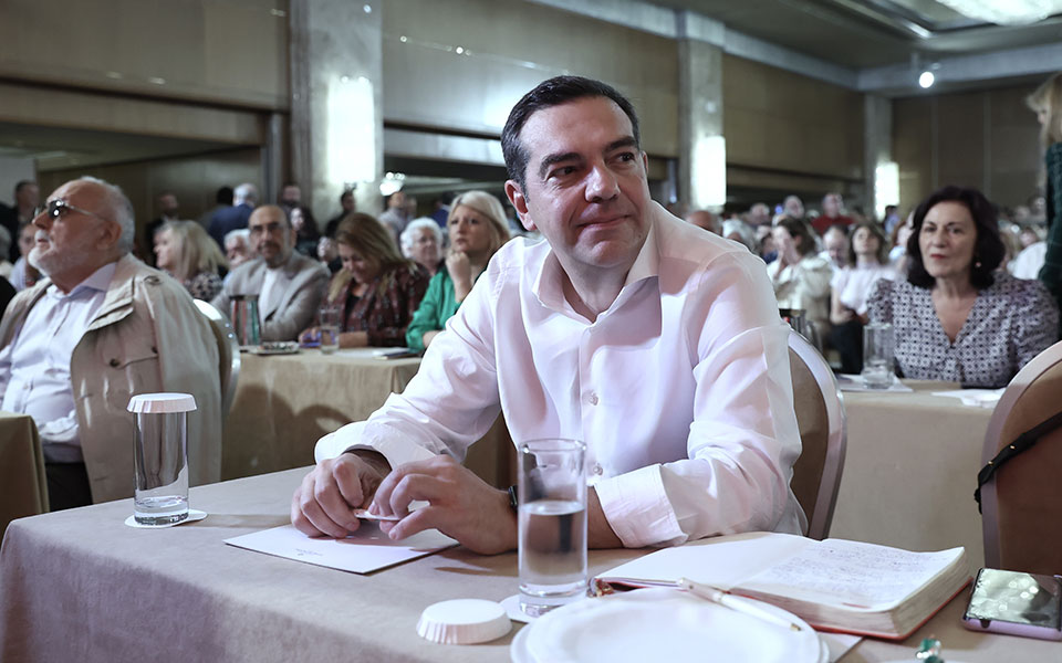 Τσίπρας: Ευθύνομαι για το αποτέλεσμα, ο ΣΥΡΙΖΑ θα παραμείνει κόμμα εξουσίας, όχι διαμαρτυρίας-3