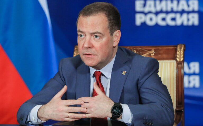 Mεντβέντεφ: Τα  όπλα που στέλνονται στην Ουκρανία κάνουν πιο πιθανή την «πυρηνική αποκάλυψη»