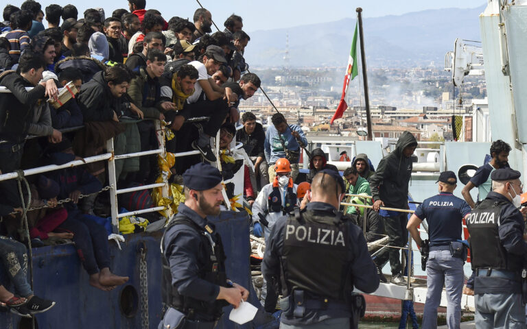 Frontex: 292% αύξηση στις ροές μεταναστών το διάστημα Ιανουαρίου – Απριλίου