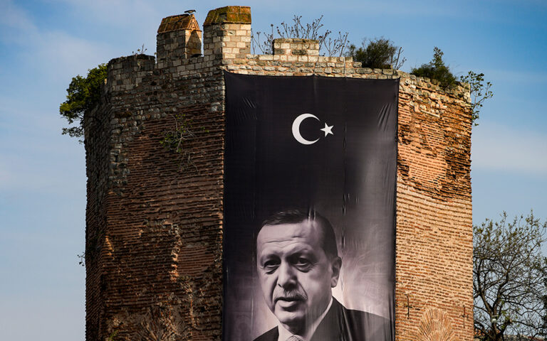 Εκλογές στην Τουρκία: Αντιμέτωπος με οικονομική κρίση ο νικητής