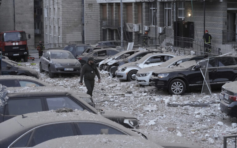 Ουκρανία: Επιθέσεις στο Κίεβο για τρίτη συνεχόμενη νύχτα – Ενας νεκρός