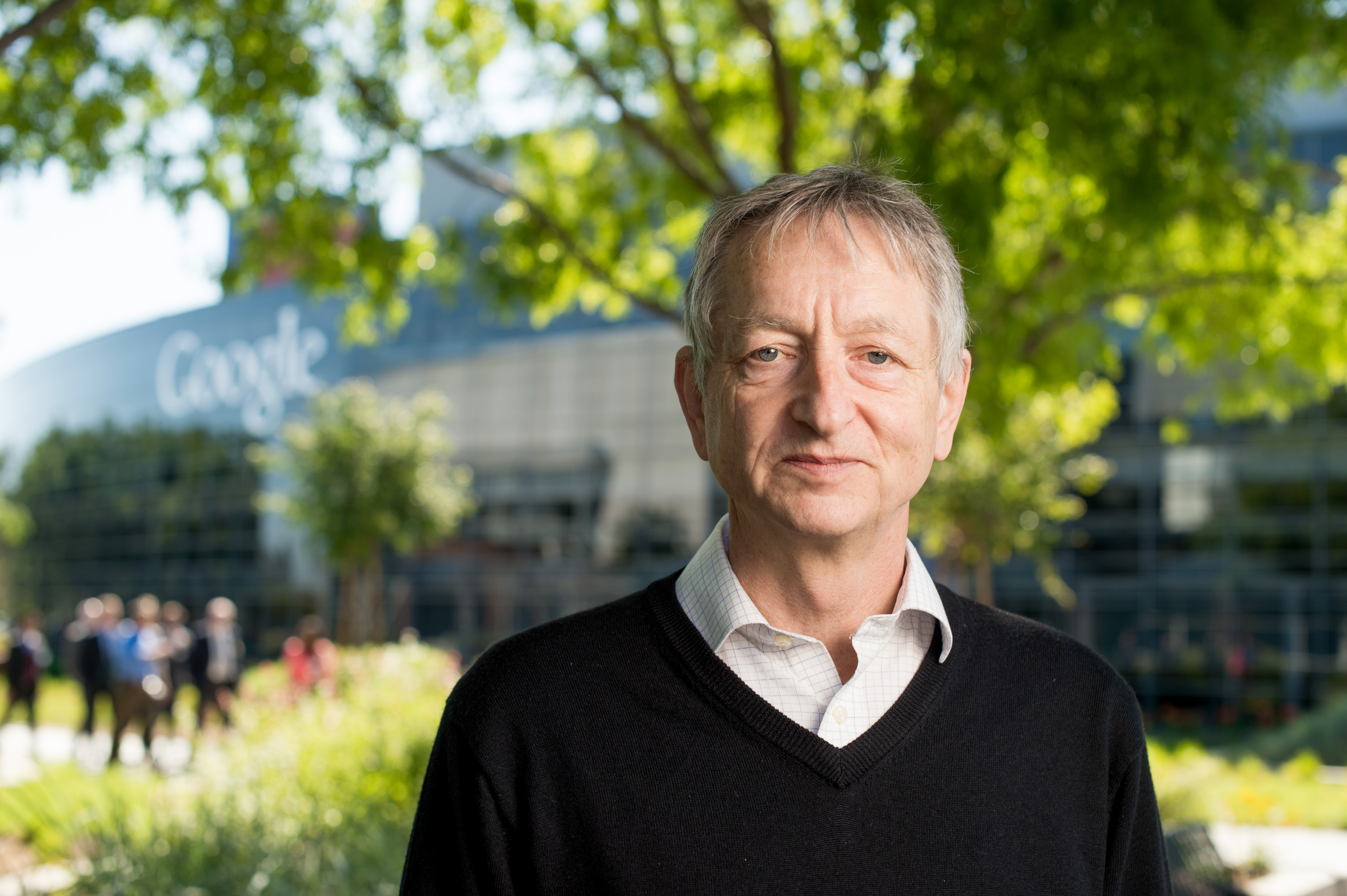 Geoffrey Hinton: The journey of the "godfather of AI" who regretted his life's work-3