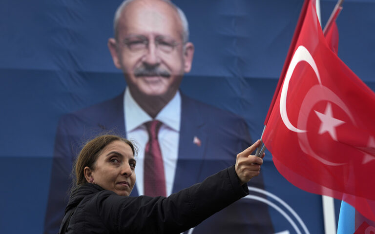 Τουρκία: Σχέδιο προσέγγισης των «νοικοκυρών» από τον Κιλιτσντάρογλου