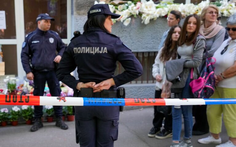 Σερβία: Υπέκυψε στα τραύματά του κορίτσι που είχε πυροβοληθεί στο μακελειό της 3ης Μαΐου