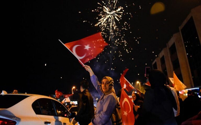 Τουρκία – Capital Economics: Ο Ερντογάν κερδίζει, η οικονομία θα πληρώσει το τίμημα