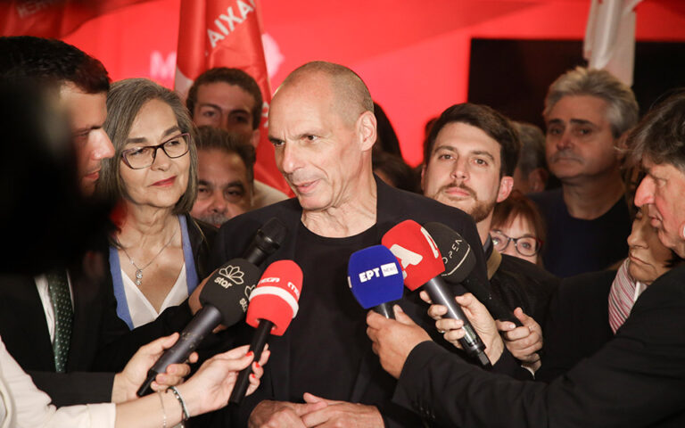 Βαρουφάκης: Η ηγεσία του ΣΥΡΙΖΑ δαιμονοποίησε τη ρήξη, ενταφίασε την απλή αναλογική
