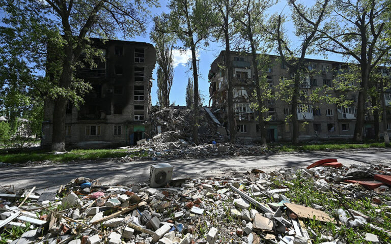 Ουκρανία: Τέσσερις νεκροί από ρωσική πυραυλική επίθεση σε νοσοκομείο της Αβντιίβκα