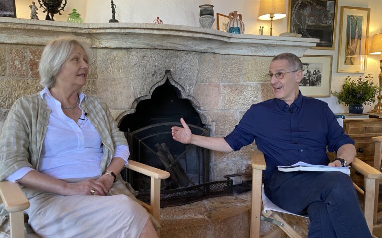Μιλώντας για τον θυελλώδη βίο του Πάτρικ Λι Φέρμορ στο σπίτι του στην Καρδαμύλη