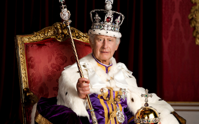 Βρετανία: Στη δημοσιότητα το πρώτο επίσημο πορτρέτο του Καρόλου ως βασιλιά