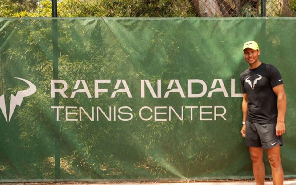 o-rafael-nadal-stin-ellada-xenagithike-sto-rafa-nadal-tennis-center-562449817