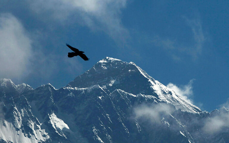 Το Νεπάλ τιμά τους πρώτους ορειβάτες που κατέκτησαν το Εβερεστ