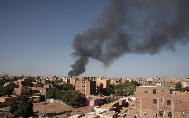 Σουδάν: Μάχες και εκρήξεις στο Χαρτούμ – «Αποτύχαμε» λέει ο ΟΗΕ