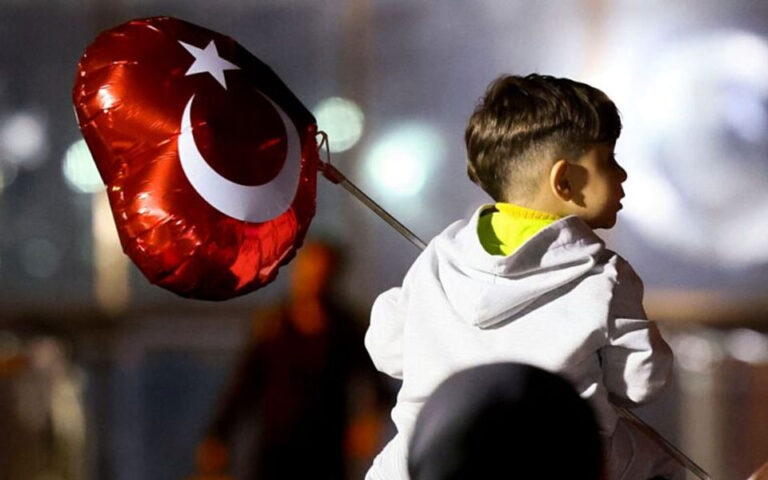 Τουρκία: Πέφτει η λίρα μετά τις εκλογές – Βουτιά 29% βλέπει η Morgan Stanley