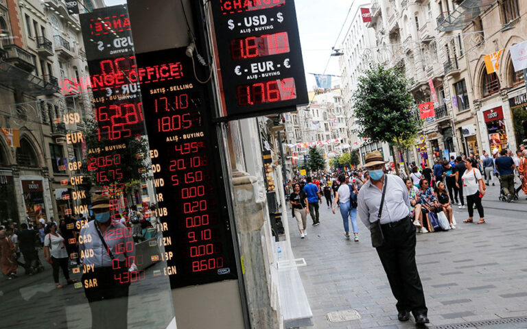 Τουρκία: Το σενάριο επανεκλογής Ερντογάν τρομάζει τους επενδυτές – Σε ιστορικό χαμηλό η λίρα