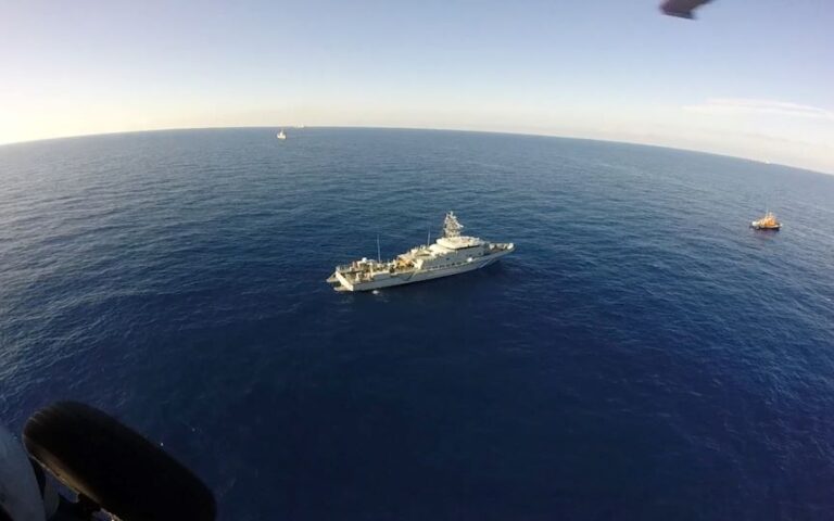 Ναυάγιο στην Πύλο: Τι απαντά το Λιμενικό – «Το σκάφος διήνυσε 30 ν.μ. από τον εντοπισμό μέχρι τη βύθισή του»