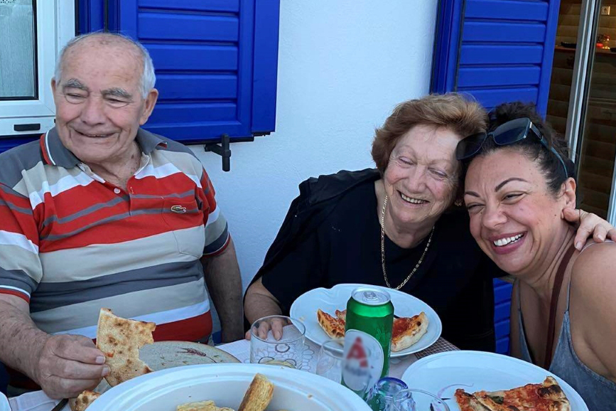 Eνας «παππούς» και μια «γιαγιά» στη Σίφνο για τα παιδιά του πολέμου-4