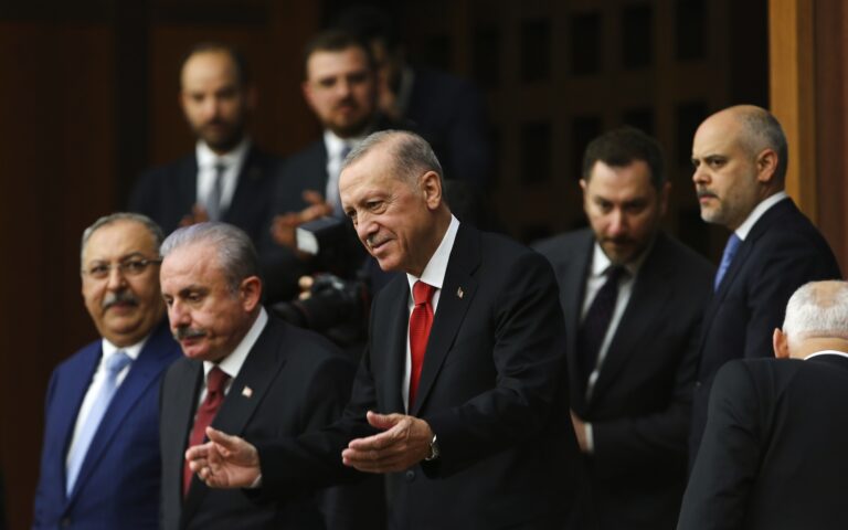 Τουρκία: Νέο σύνταγμα ετοιμάζει ο Ερντογάν