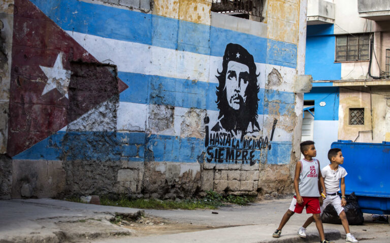 WSJ: Η κατασκοπευτική βάση της Κίνας στην Κούβα φέρνει τον ανταγωνισμό στο κατώφλι της Αμερικής