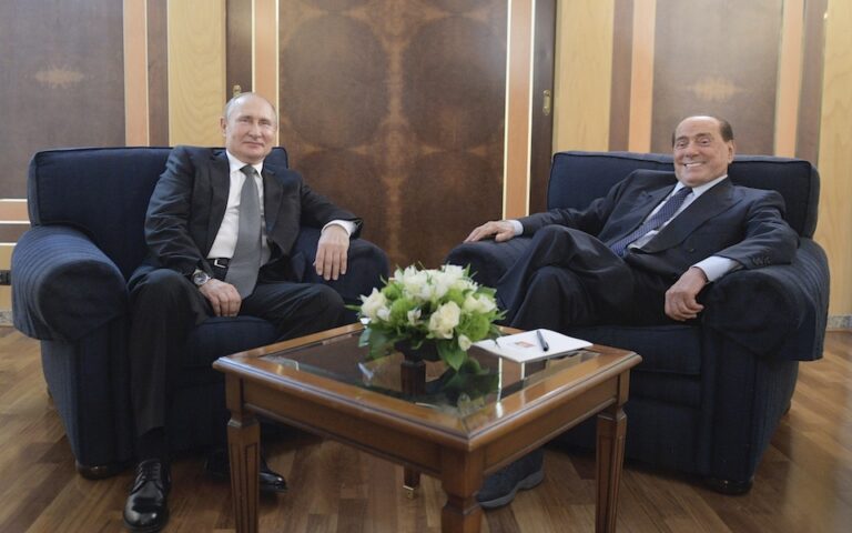 Ο Πούτιν αποχαιρετά τον Μπερλουσκόνι: «Για μένα ο Σίλβιο ήταν ένας αληθινός φίλος»