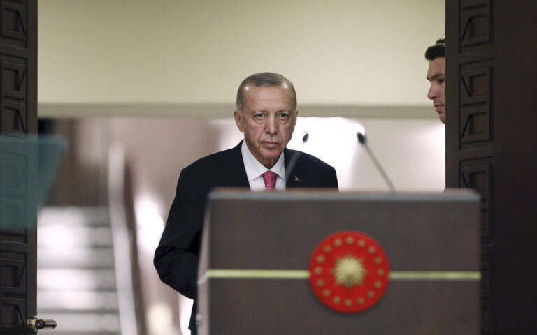 Ερντογάν: «Η Τουρκία είναι μεγαλύτερη από τα σύνορά της»