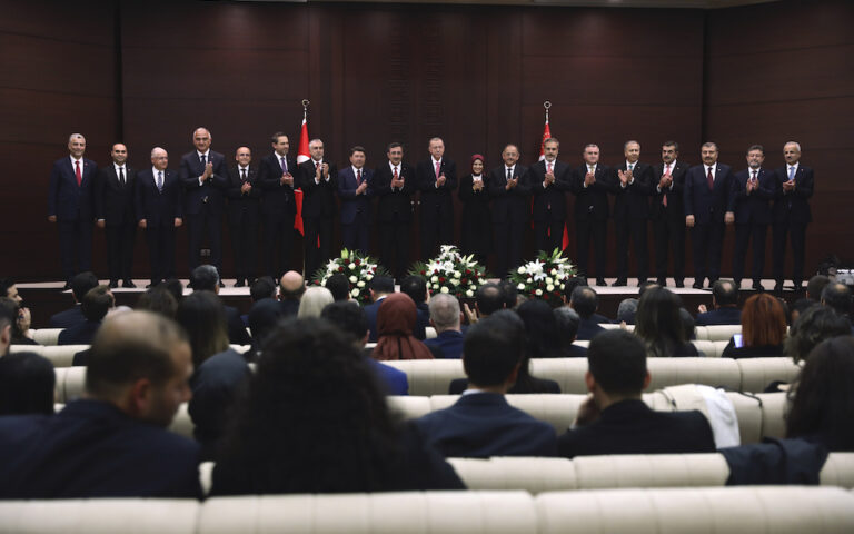 Τουρκία: Το who is who της κυβέρνησης και οι διαθέσεις πίσω από τα νέα πρόσωπα