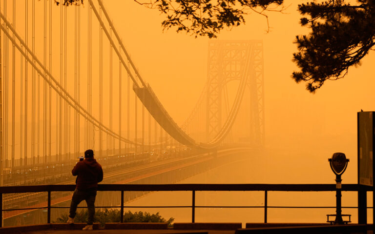 H ποιότητα του αέρα στη Nέα Υόρκη «η χειρότερη στον κόσμο» – Πώς ο καπνός σκέπασε την πόλη σε 3 ώρες