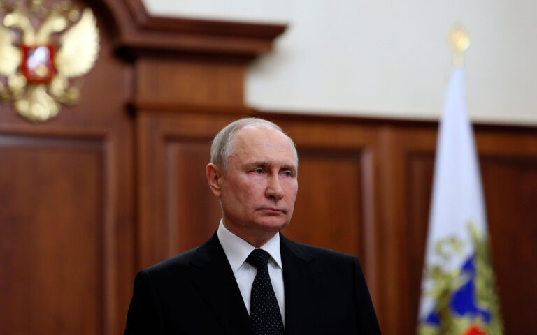 Αρθρο Κωνσταντίνου Φίλη στην «Κ»: O Πούτιν θα κοιτάει πλέον πάντα πίσω του